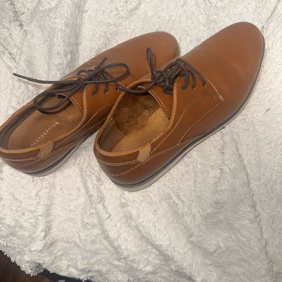 Elegant Tan Leather Oxfords for Men - Picture 2 of 5